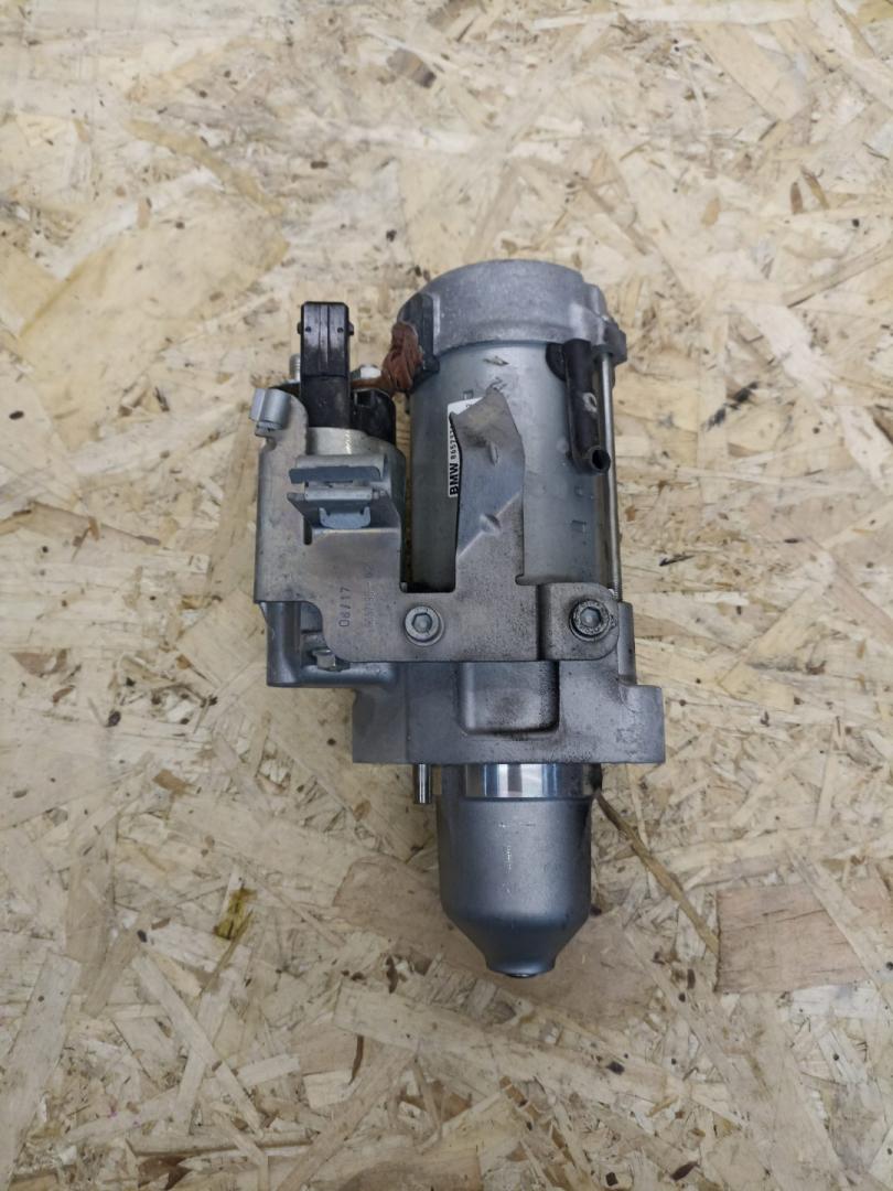 стартер BMW 5 серия G30/G31 2019, 4.4 л., N63 B44 C, бензин, АКПП, rhodonite silver metallic, седан, полный привод, 12418657337, 8657337 - фото №1