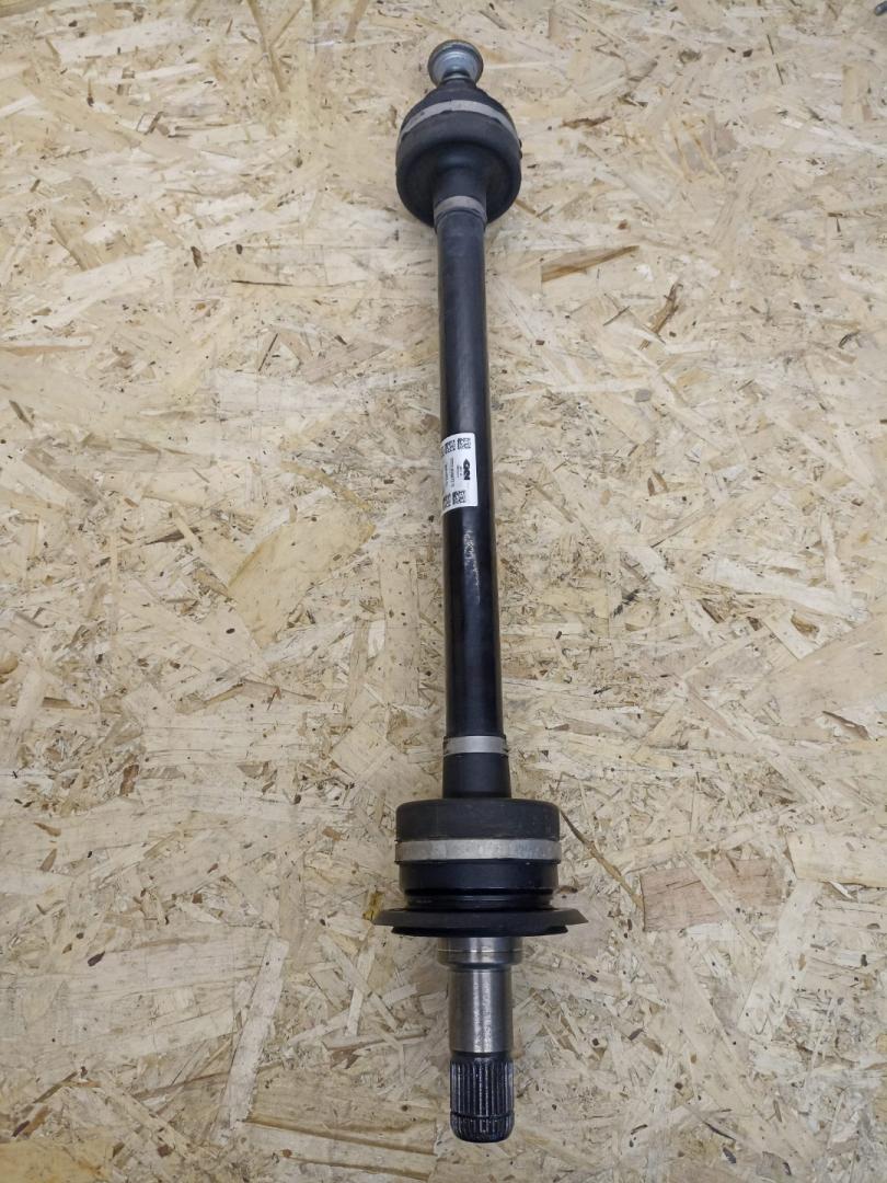 полуось задняя (приводной вал, ШРУС) BMW 5 серия G30/G31 2019, 4.4 л., N63 B44 C, бензин, АКПП, rhodonite silver metallic, седан, полный привод, 33208664655, 8664655 - фото №1