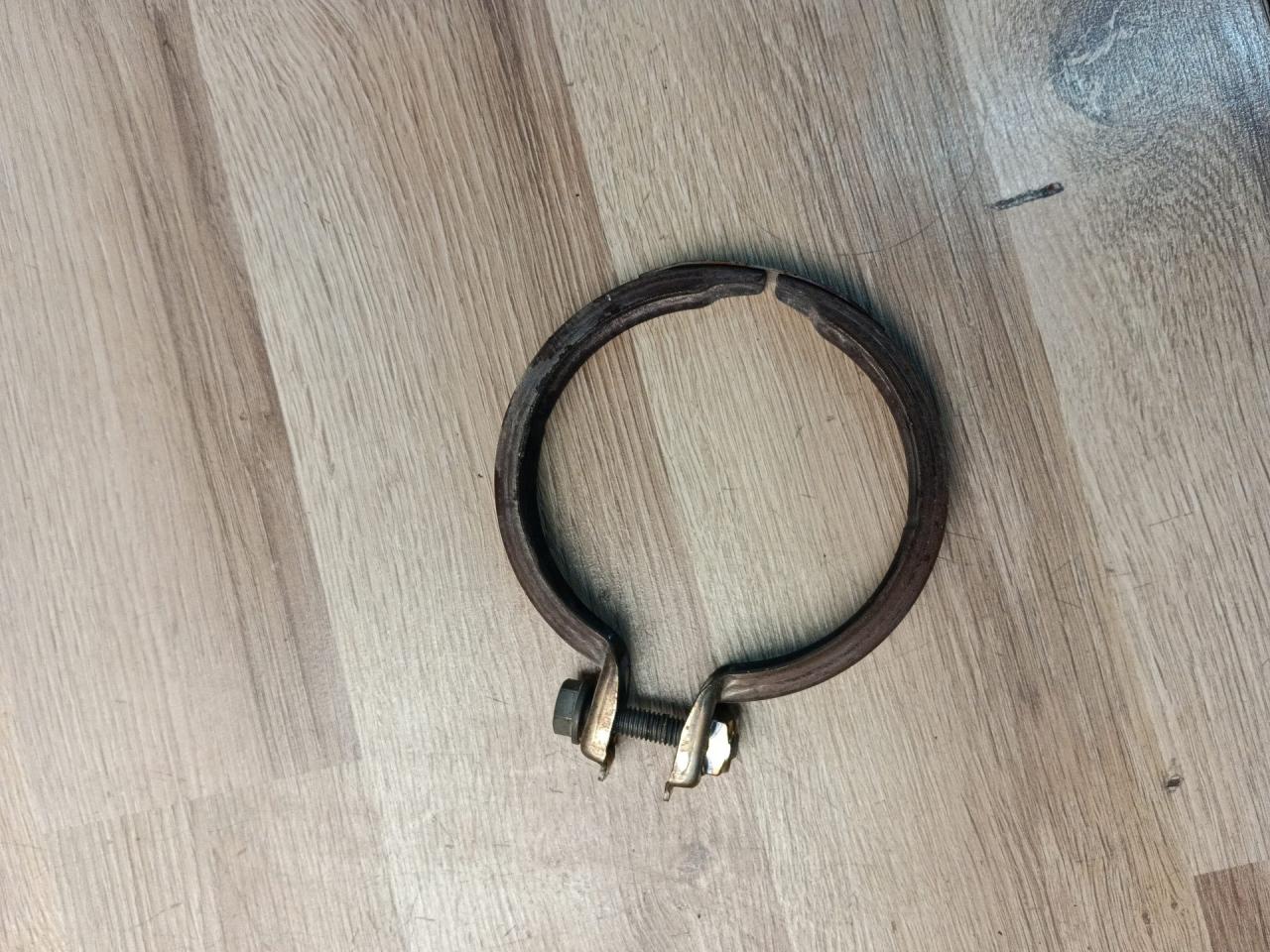 хомут глушителя BMW 5 серия G30/G31 2019, 4.4 л., N63 B44 C, бензин, АКПП, rhodonite silver metallic, седан, полный привод, 11657620508, 7620508 - фото №1