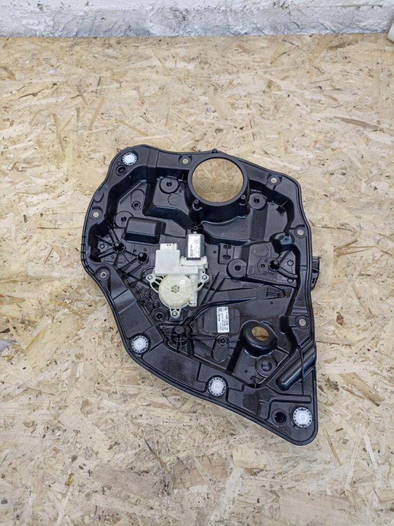 стеклоподъемник задний правый BMW 3 серия G20 2019, 2.0 л., B46 B20 B, бензин, АКПП, mediterran-blau metallic, седан, полный привод, 7432236, 8495868 - фото №1