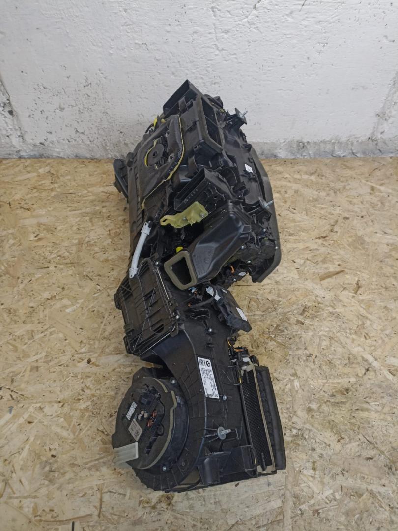 отопитель в сборе (печка) BMW 5 серия G30/G31 2019, 4.4 л., N63 B44 C, бензин, АКПП, rhodonite silver metallic, седан, полный привод - фото №1