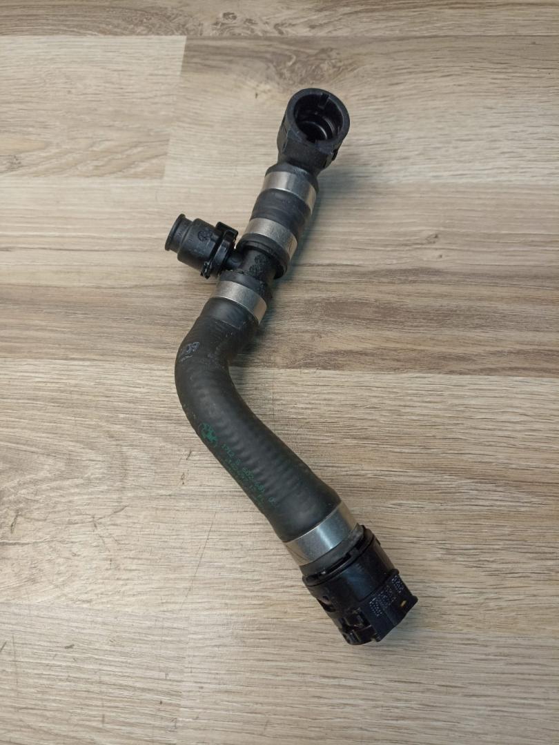 патрубок (трубопровод, шланг) BMW 5 серия G30/G31 2019, 4.4 л., N63 B44 C, бензин, АКПП, rhodonite silver metallic, седан, полный привод, 17128602681, 8602681 - фото №1