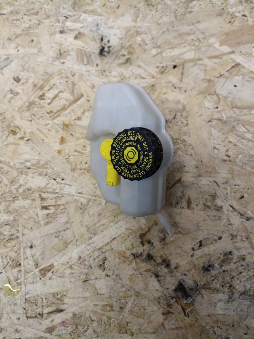 бачок тормозной жидкости BMW X3 G01 2018, 3.0 л., B58 B30 A, бензин, АКПП, a300, внедорожник 5 дв., полный привод, 34336871185, 6871185 - фото №1