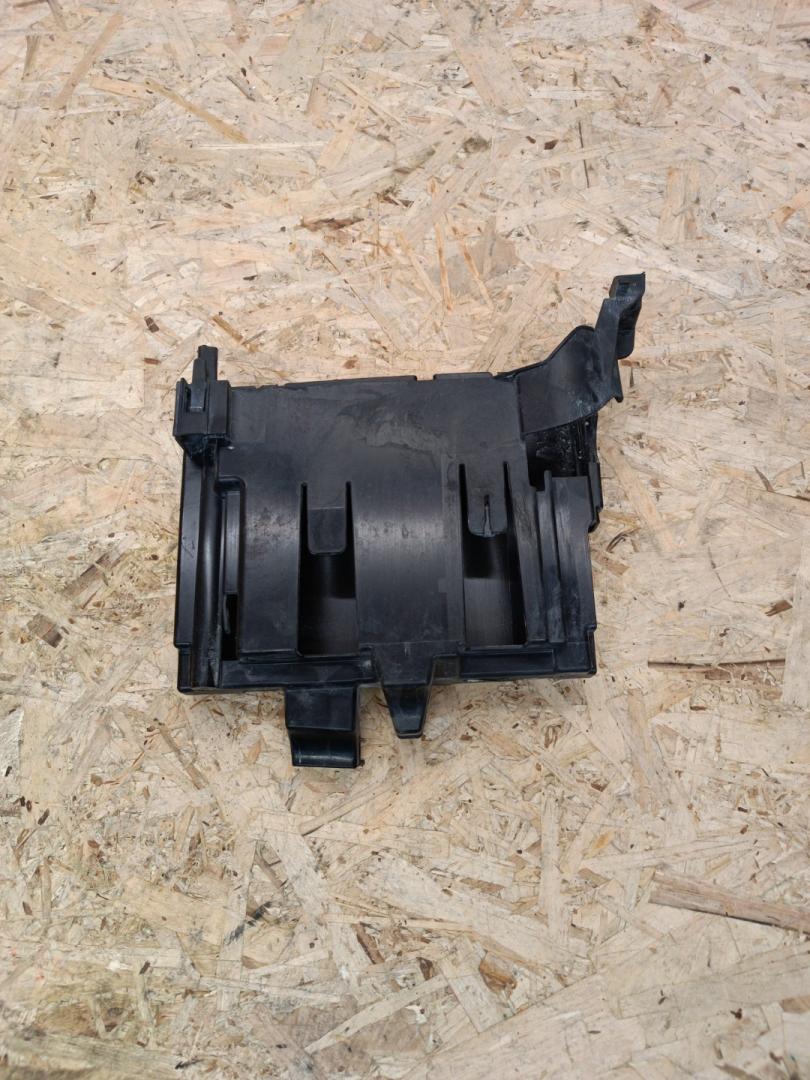 кронштейн блока управления BMW 5 серия G30/G31 2019, 4.4 л., N63 B44 C, бензин, АКПП, rhodonite silver metallic, седан, полный привод, 12908601608, 8601608 - фото №1