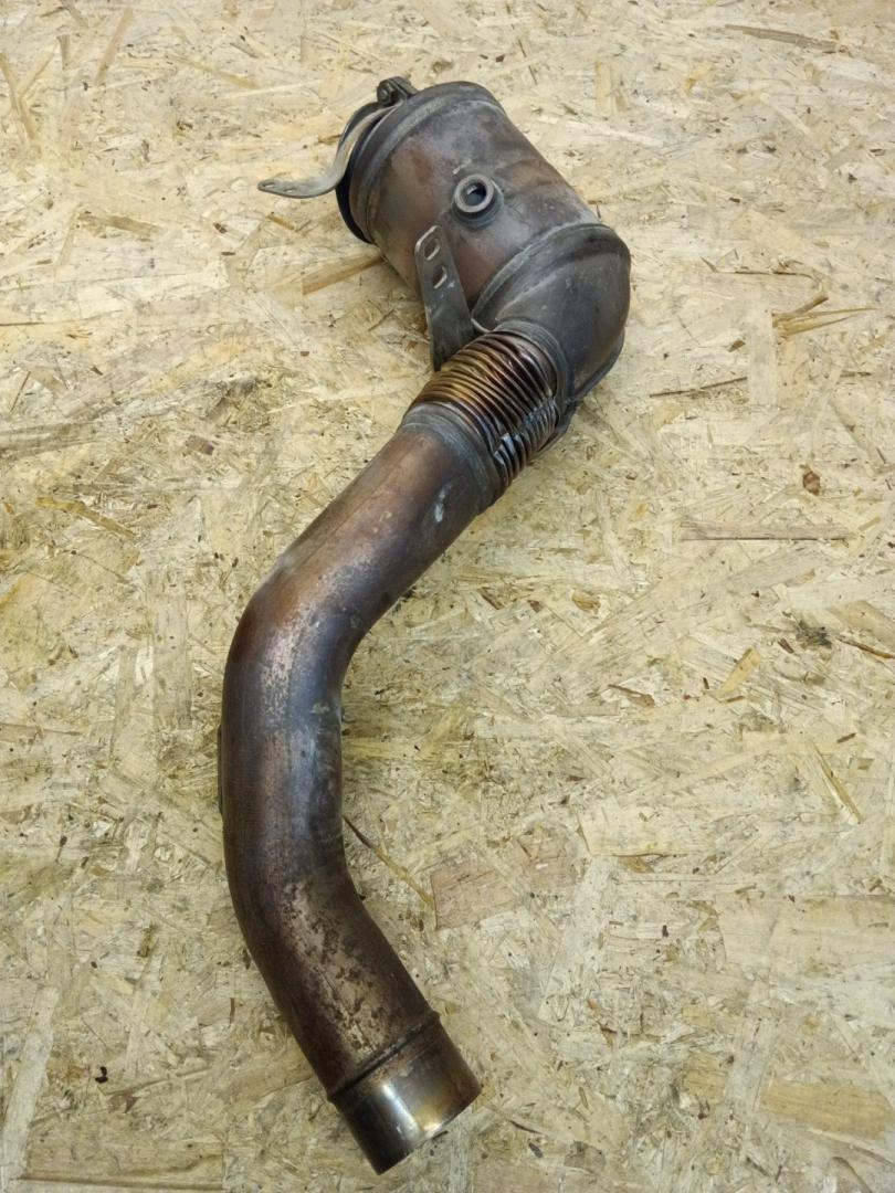 катализатор BMW 5 серия G30/G31 2019, 4.4 л., N63 B44 C, бензин, АКПП, rhodonite silver metallic, седан, полный привод, 90602945, 7645441 - фото №1