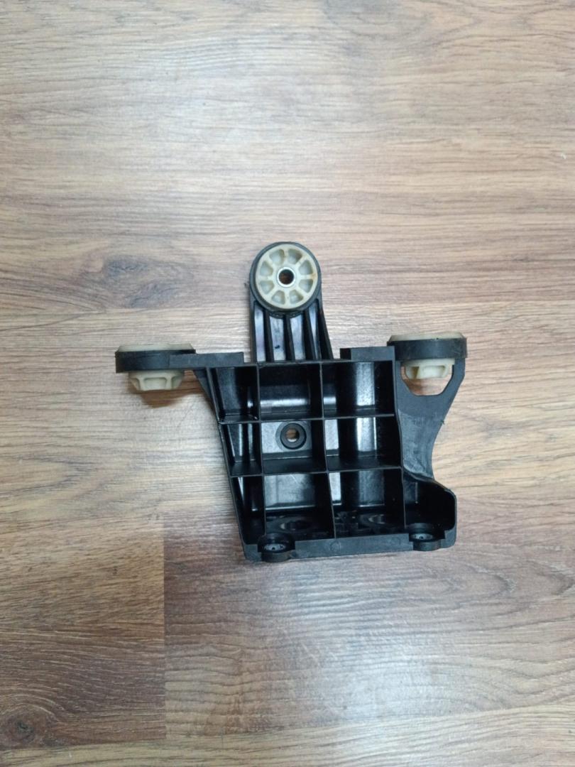 Кронштейн блока ABS BMW 4 Gran Coupe G26 2023, 2.0 л., B46 B20 B, бензин, АКПП, 475, лифтбэк, задний привод, 6875977, 34506875977 - фото №1