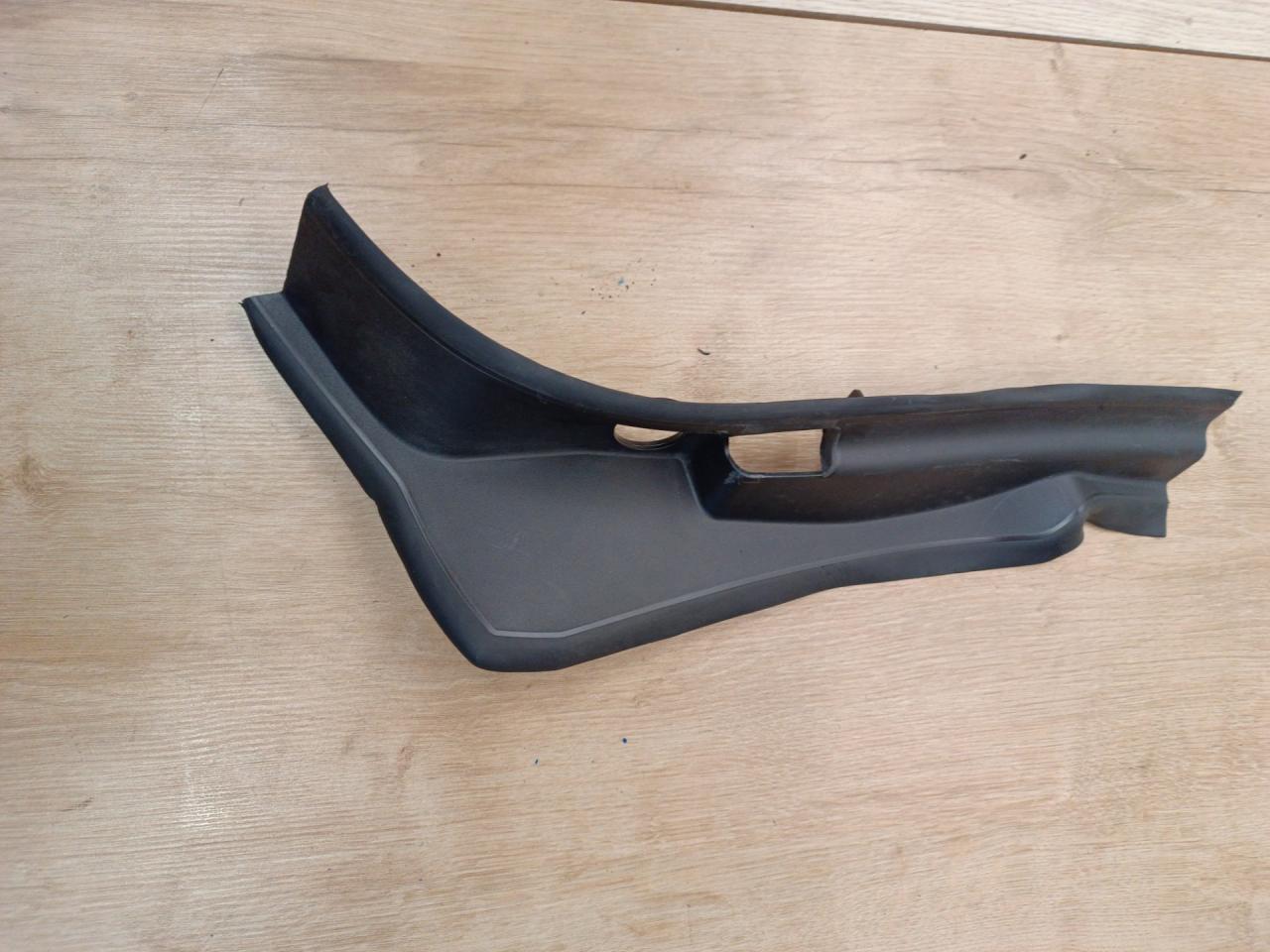 водосток крышки багажника BMW 4 Gran Coupe G26 2023, 2.0 л., B46 B20 B, бензин, АКПП, 475, лифтбэк, задний привод, 7487594, 51497487594 - фото №1