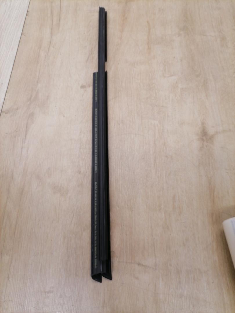 уплотнитель двери BMW X3 M F97 2021, 3.0 л., s58b30a, бензин, АКПП, a90, внедорожник 5 дв., полный привод, 51357393429, 7393429 - фото №1