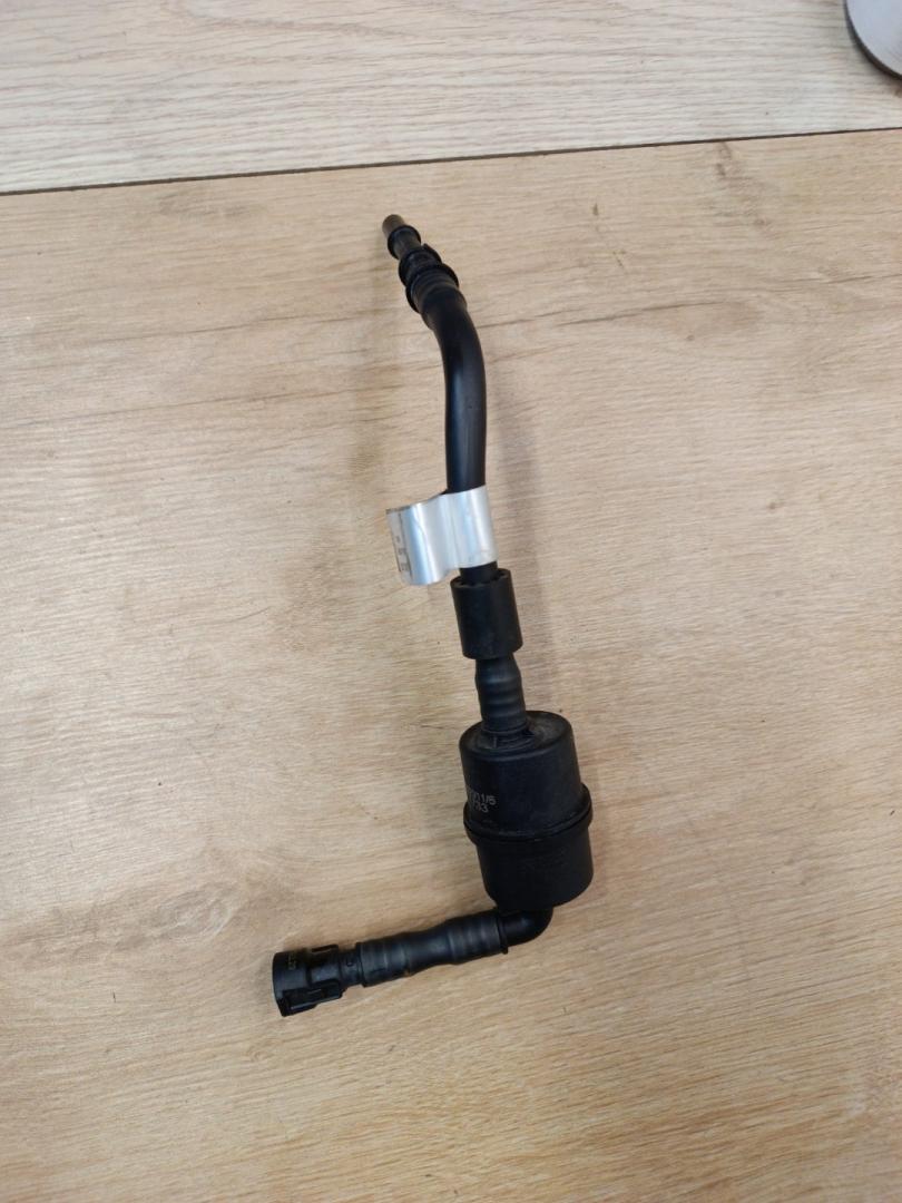 трубка вентиляции бака BMW X3 M F97 2021, 3.0 л., s58b30a, бензин, АКПП, a90, внедорожник 5 дв., полный привод, 8058622, 13908058622 - фото №1