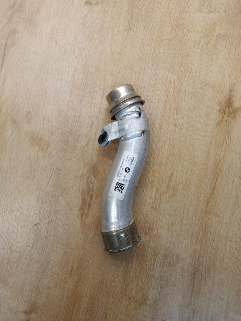 патрубок интеркулера BMW X3 M F97 2021, 3.0 л., s58b30a, бензин, АКПП, a90, внедорожник 5 дв., полный привод, 8054841, 13718054841 - фото №1