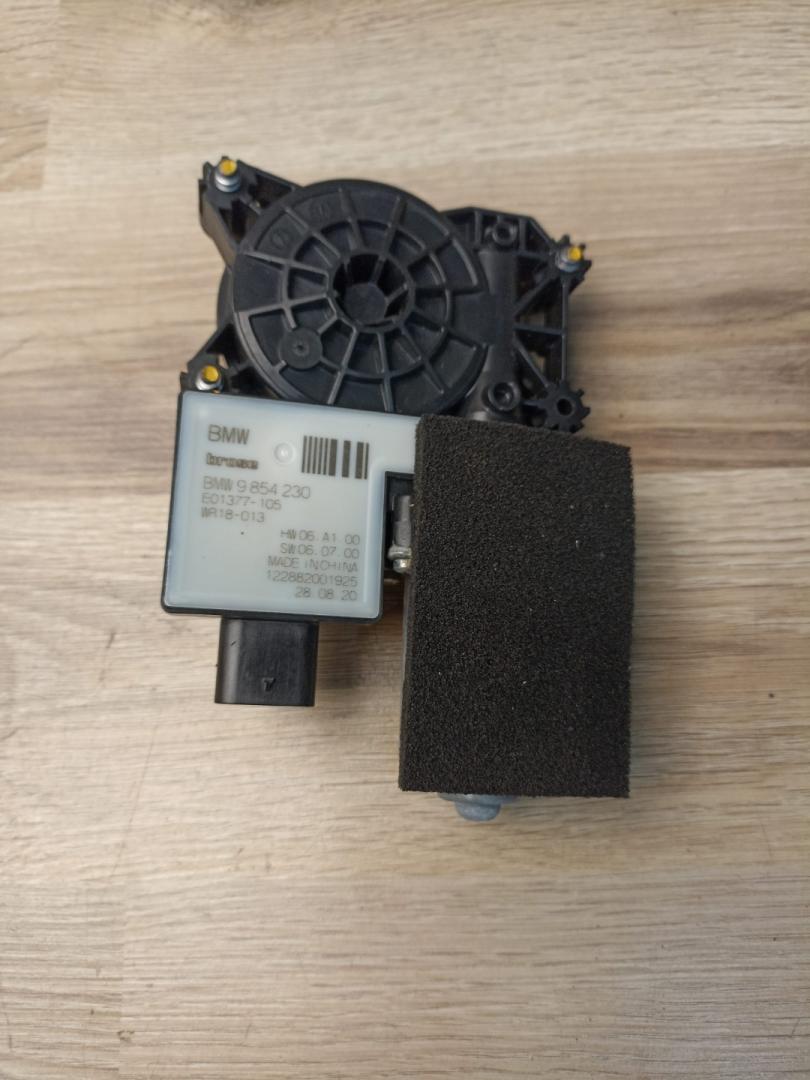 моторчик стеклоподъемника передний правый BMW 4 серия G22/G23 G22 2021, 3.0 л., B58B30B, бензин, АКПП, a96, купе, полный привод, 9854230 - фото №1