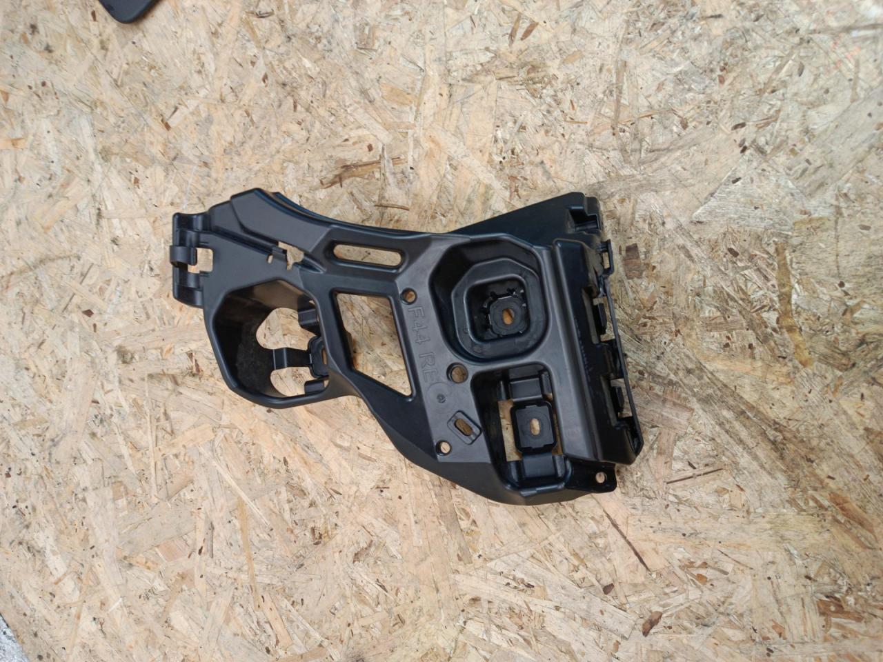 Крепление бампера заднего BMW 2 серия F44 2023, 2.0 л., B48 A20 A, бензин, АКПП, 475, седан, передний привод, правый руль, 8494946, 51128494946 - фото №1