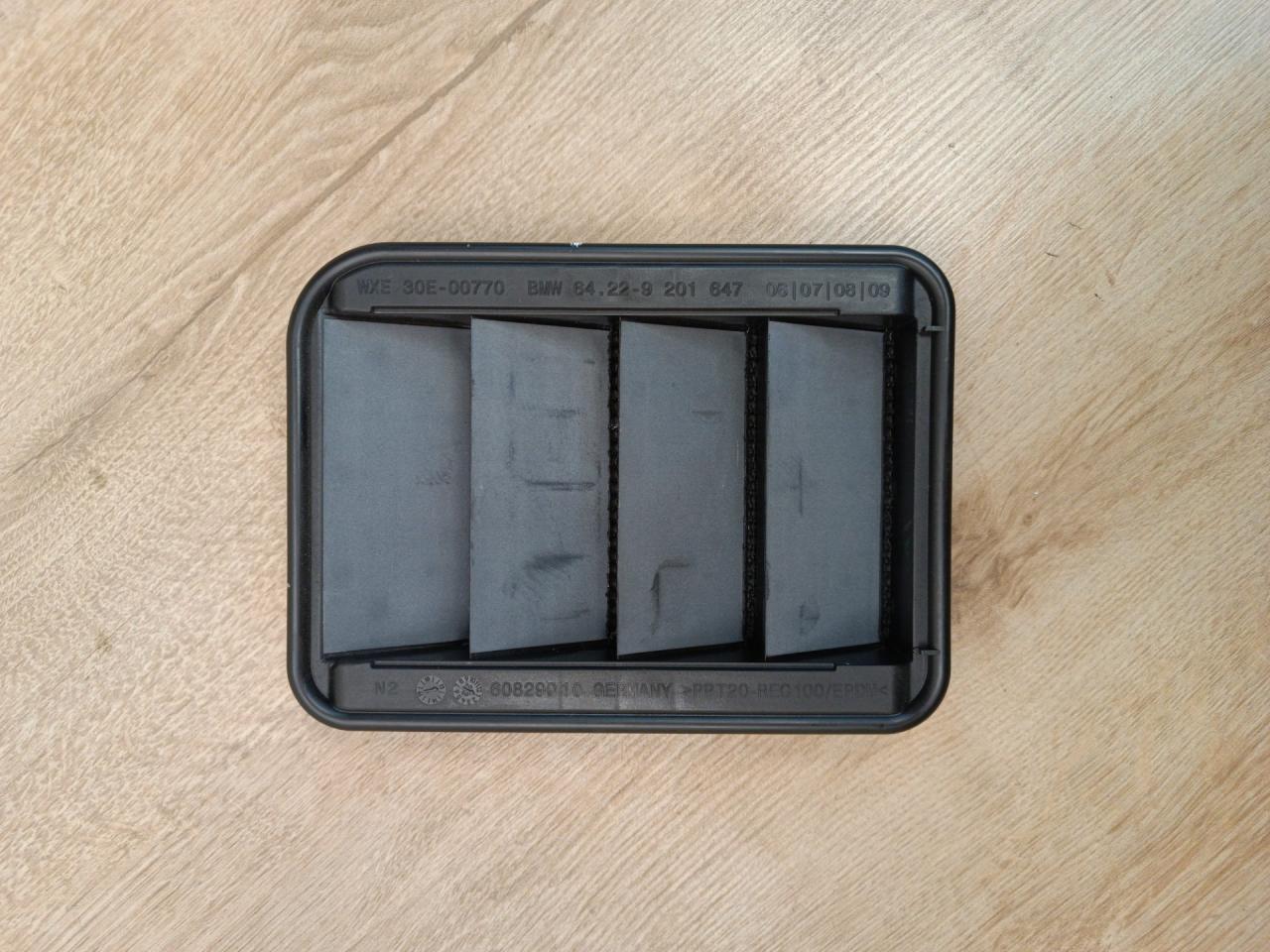 Наружная вентиляционная решетка BMW 2 серия F44 2023, 2.0 л., B48 A20 A, бензин, АКПП, 475, седан, передний привод, правый руль, 9201647, 64229201647 - фото №1