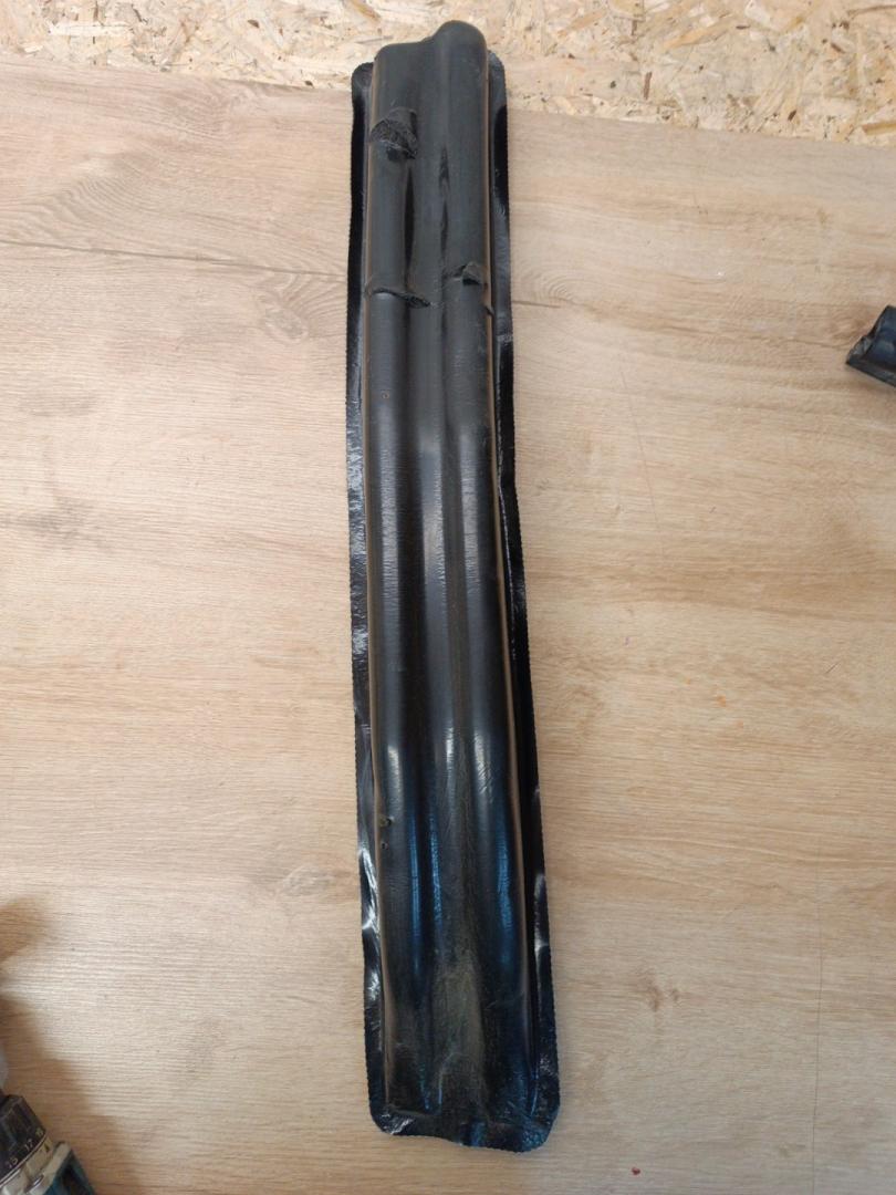 уплотнитель BMW X7 G07 2021, 3.0 л., B58B30C, бензин, АКПП, 475(black-sapphire metallic), внедорожник 5 дв., полный привод, 51487472533, 7472533 - фото №1