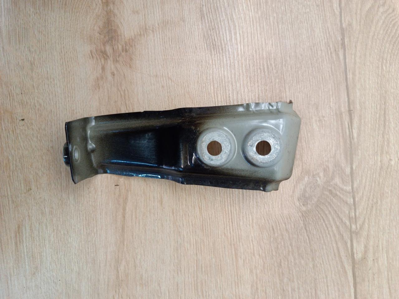 крепление ( кронштейн ) крыла BMW X7 G07 2021, 3.0 л., B58B30C, бензин, АКПП, 475(black-sapphire metallic), внедорожник 5 дв., полный привод, 7418218, 41007492368, 7492368 - фото №1