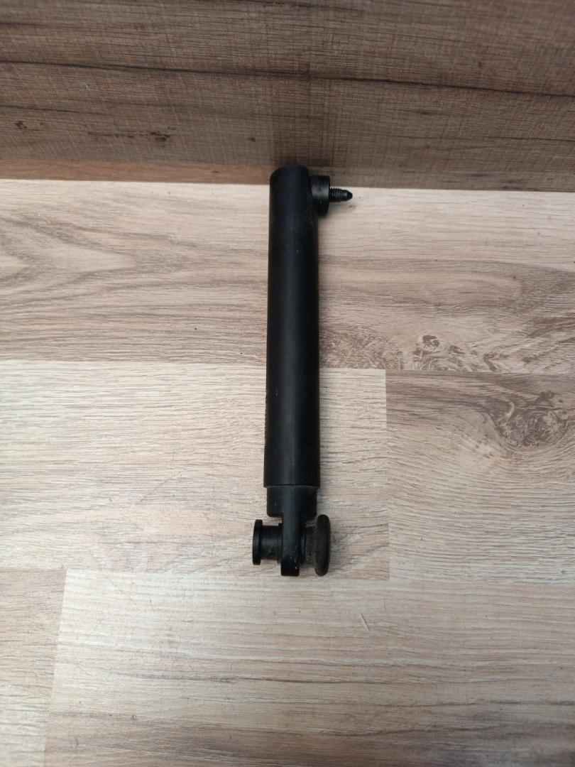 амортизатор крышки багажника (3-5 двери) BMW X7 G07 2021, 3.0 л., B58B30C, бензин, АКПП, 475(black-sapphire metallic), внедорожник 5 дв., полный привод, 7473097, 51247473097 - фото №1