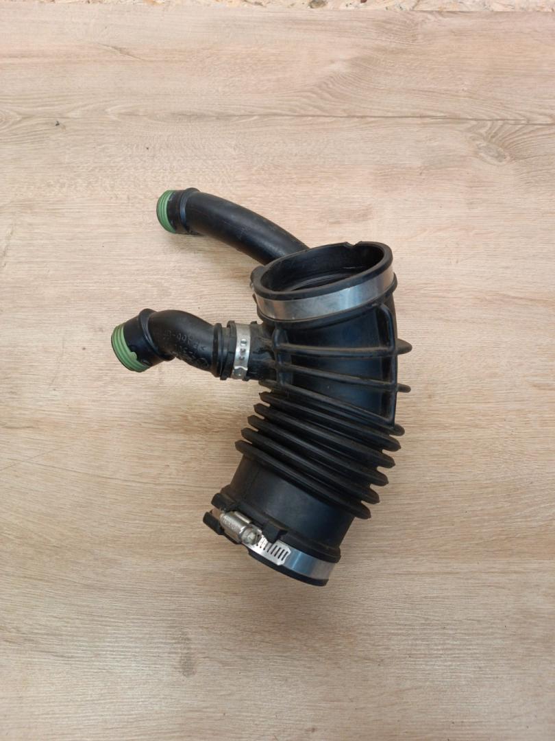 патрубок интеркулера BMW X7 G07 2021, 3.0 л., B58B30C, бензин, АКПП, 475(black-sapphire metallic), внедорожник 5 дв., полный привод, 13717643302, 7643302 - фото №1