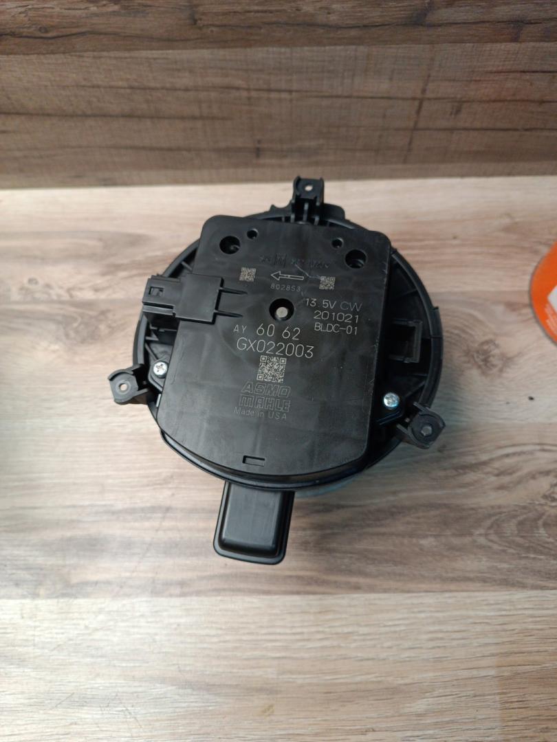 моторчик печки BMW X7 G07 2021, 3.0 л., B58B30C, бензин, АКПП, 475(black-sapphire metallic), внедорожник 5 дв., полный привод, 64119490192, 6062GX022003, GX022003, 9490192 - фото №1