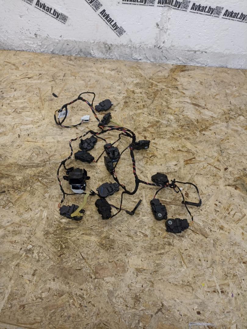 моторчик заслонки печки BMW X7 G07 2021, 3.0 л., B58B30C, бензин, АКПП, 475(black-sapphire metallic), внедорожник 5 дв., полный привод, EGP0052, 16102020, KT325002, 412650920 - фото №1