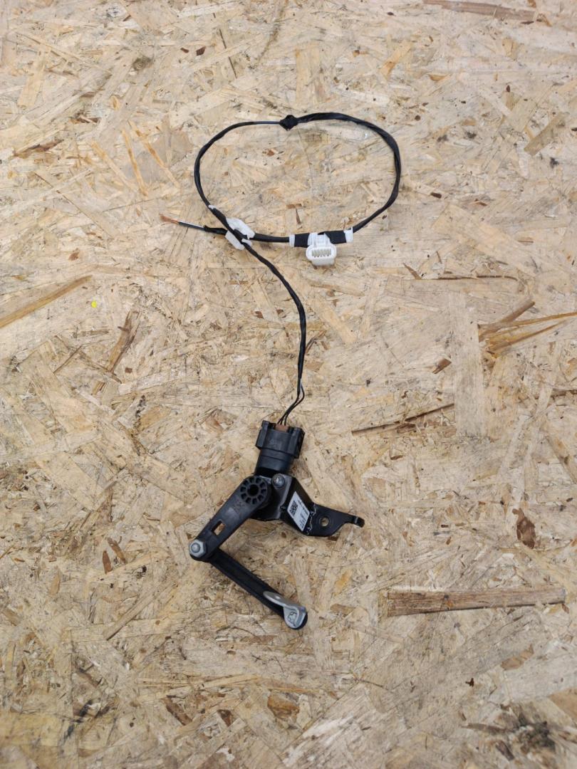 датчик дорожного просвета задний BMW 2 серия F44 2023, 2.0 л., B48 A20 A, бензин, АКПП, 475, седан, передний привод, правый руль, 6895466, 37146895466 - фото №1