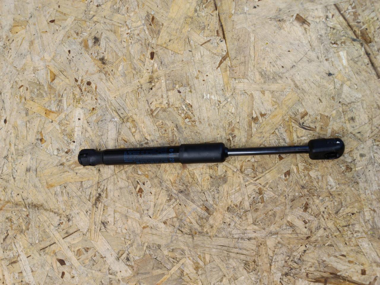 амортизатор капота BMW 2 серия F44 2023, 2.0 л., B48 A20 A, бензин, АКПП, 475, седан, передний привод, правый руль, 7473453, 51237473453 - фото №1