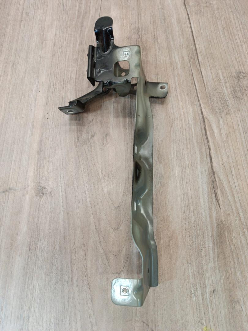 крепление ( кронштейн ) крыла BMW 2 серия F44 2023, 2.0 л., B48 A20 A, бензин, АКПП, 475, седан, передний привод, правый руль, 7450382, 41007450380, 7450380 - фото №1