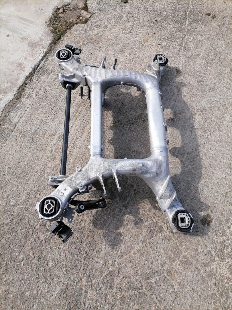 балка подвески задняя BMW X7 G07 2021, 3.0 л., B58B30C, бензин, АКПП, 475(black-sapphire metallic), внедорожник 5 дв., полный привод, 6894149, 33316894149 - фото №1