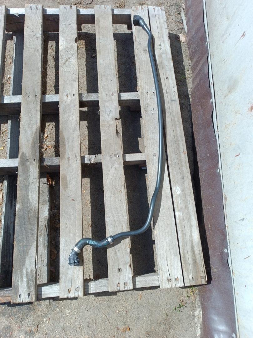 патрубок радиатора BMW 2 серия F44 2023, 2.0 л., B48 A20 A, бензин, АКПП, 475, седан, передний привод, правый руль, 7617375, 17127617375 - фото №1