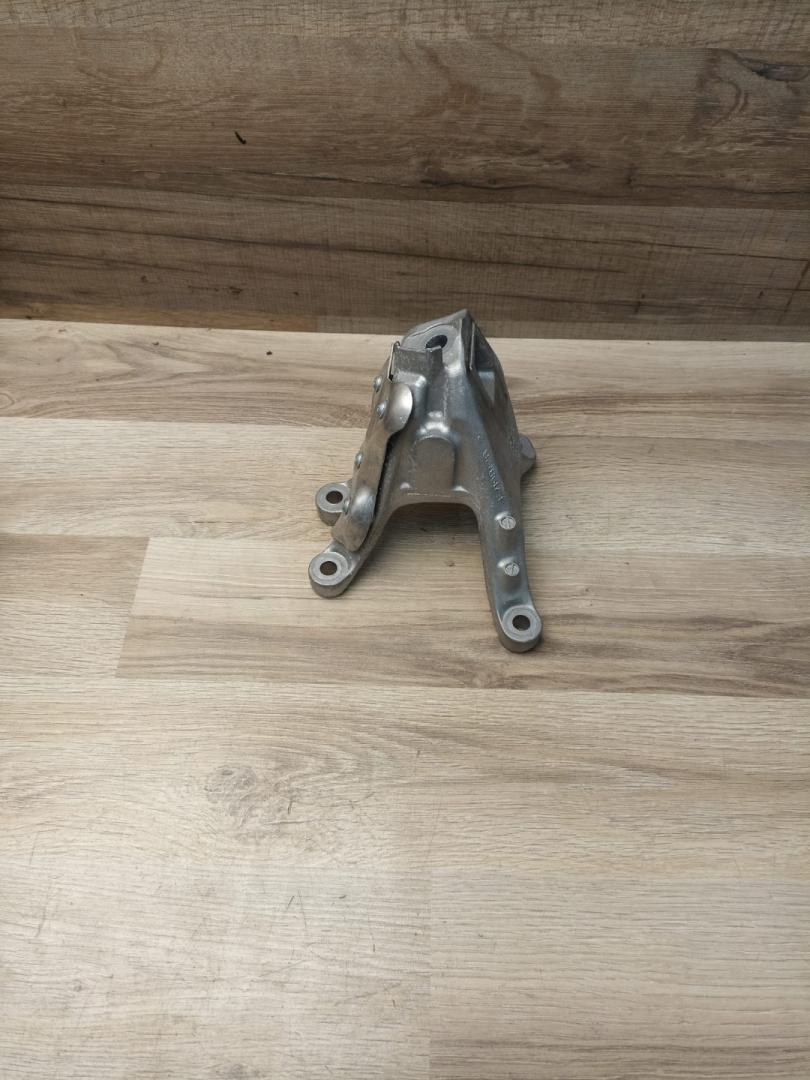 кронштейн двигателя BMW 4 Gran Coupe G26 2023, 2.0 л., B46 B20 B, бензин, АКПП, 475, лифтбэк, задний привод, 22116876206, 6876206 - фото №1