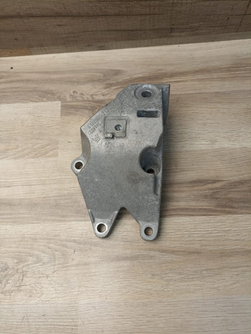 кронштейн двигателя BMW 4 Gran Coupe G26 2023, 2.0 л., B46 B20 B, бензин, АКПП, 475, лифтбэк, задний привод, 22116876205, 6876205 - фото №1