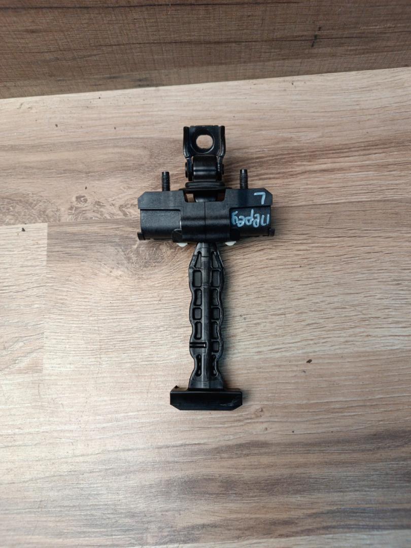 ограничитель открывания двери BMW 2 серия F44 2023, 2.0 л., B48 A20 A, бензин, АКПП, 475, седан, передний привод, правый руль, 7447993, 51217447993 - фото №1