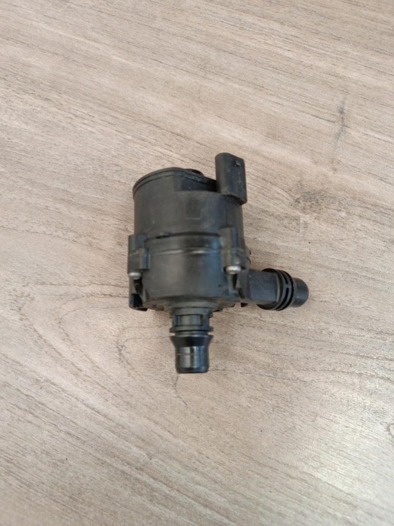 насос антифриза дополнительный BMW X7 G07 2019, 4.4 л., N63B44D, бензин, АКПП, 416, внедорожник 5 дв., полный привод, 8486849, 11518486849 - фото №1