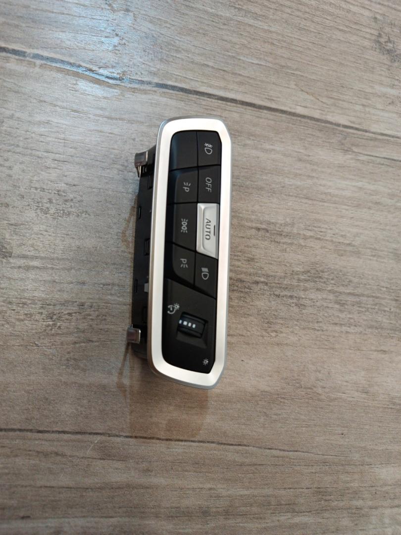 блок управления светом BMW X7 G07 2019, 4.4 л., N63B44D, бензин, АКПП, 416, внедорожник 5 дв., полный привод, 9471935, 61319471935 - фото №1