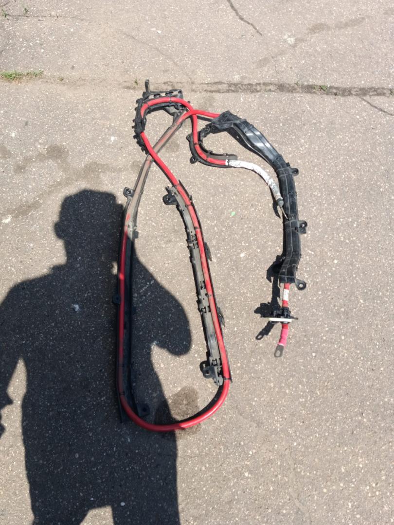 плюсовой провод аккумулятора BMW X7 G07 2019, 4.4 л., N63B44D, бензин, АКПП, 416, внедорожник 5 дв., полный привод, 61128798409, 8798409, 8798408, 8798407 - фото №1