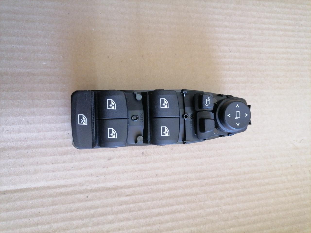 блок управления стеклоподъемниками BMW 2 серия F44 2023, 2.0 л., B48 A20 A, бензин, АКПП, 475, седан, передний привод, правый руль, 7948784, 61317948784 - фото №1