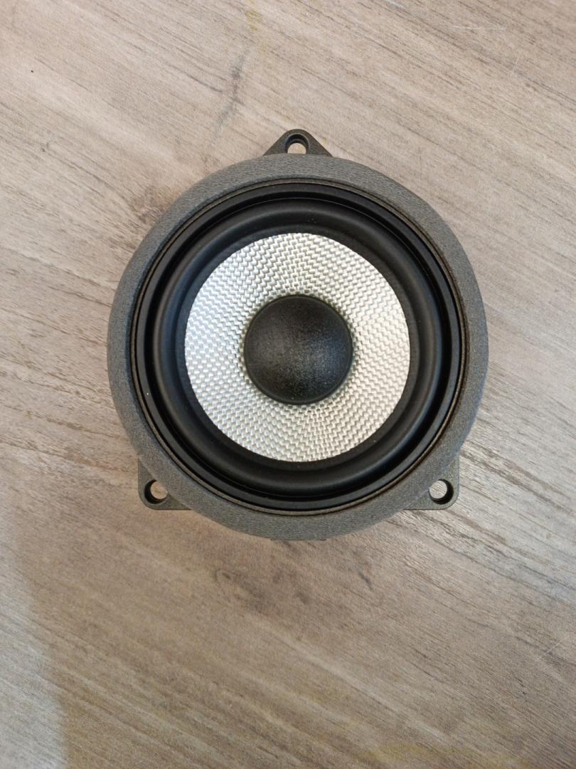 динамик BMW 5 серия G30/G31 2019, 4.4 л., N63 B44 C, бензин, АКПП, rhodonite silver metallic, седан, полный привод, 9279635, 65139279635 - фото №1