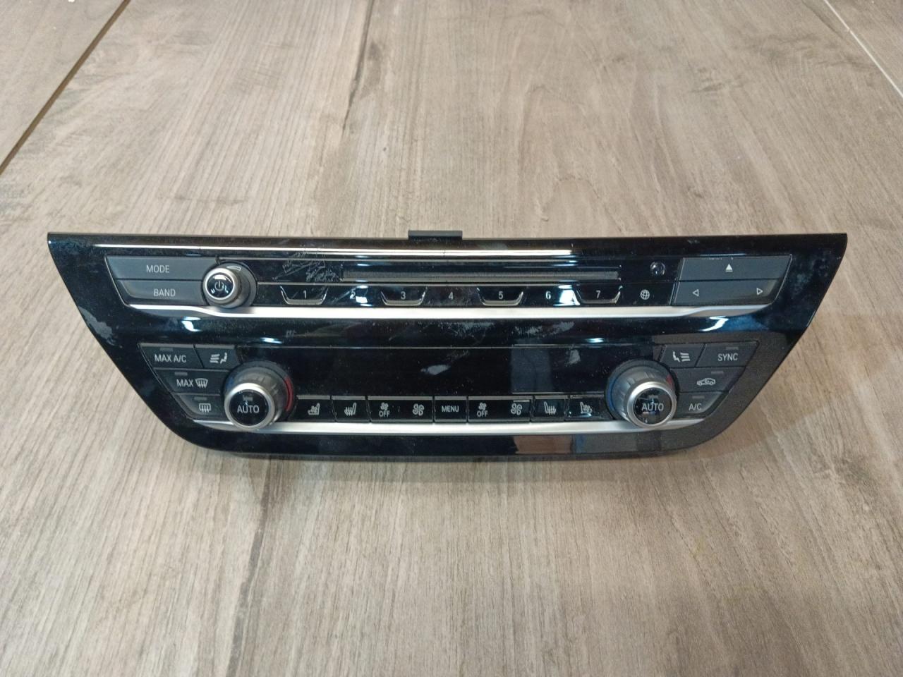 блок управления печки / климат-контроля BMW 5 серия G30/G31 2019, 4.4 л., N63 B44 C, бензин, АКПП, rhodonite silver metallic, седан, полный привод - фото №1