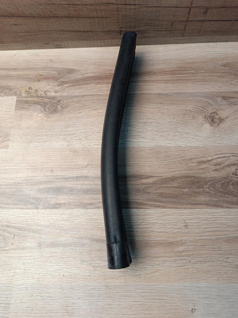 уплотнитель жабо BMW X5 G05 2022, 3.0 л., B58B30C, бензин, АКПП, c27(arktis-grau brillanteffekt), внедорожник 5 дв., полный привод, правый руль, 7425427, 51767425427 - фото №1