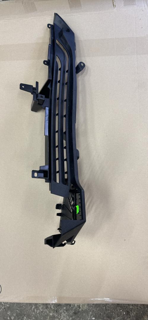 пластик BMW X5 G05 2022, 3.0 л., B58B30C, бензин, АКПП, c27(arktis-grau brillanteffekt), внедорожник 5 дв., полный привод, правый руль, 51477479953, 7479953 - фото №1