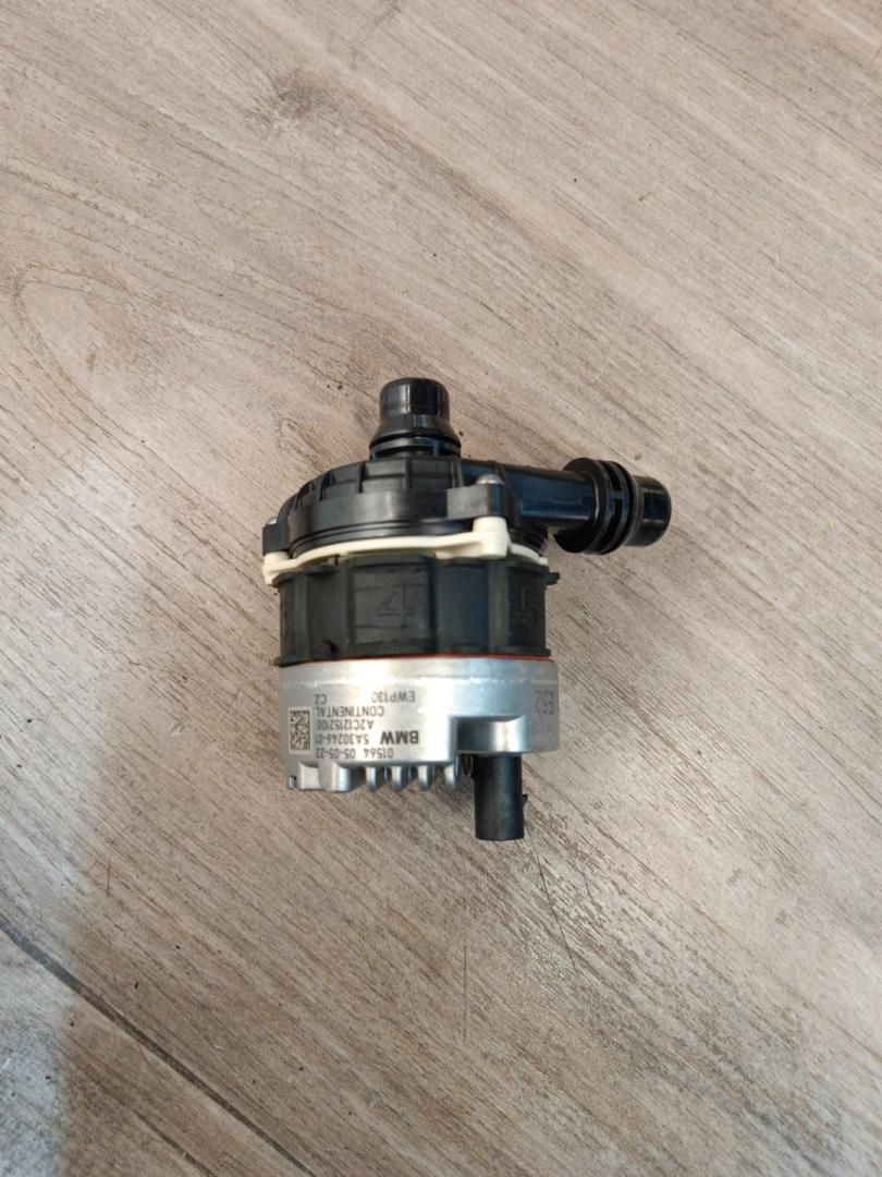 насос антифриза дополнительный BMW X5 G05 2022, 3.0 л., B58B30C, бензин, АКПП, c27(arktis-grau brillanteffekt), внедорожник 5 дв., полный привод, правый руль, 5A30246, 11515A30246 - фото №1