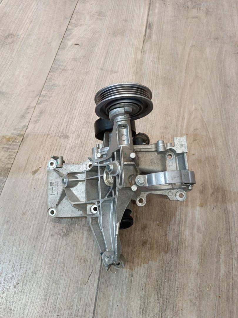 помпа BMW X5 G05 2022, 3.0 л., B58B30C, бензин, АКПП, c27(arktis-grau brillanteffekt), внедорожник 5 дв., полный привод, правый руль, 8742075, 11518742075 - фото №1