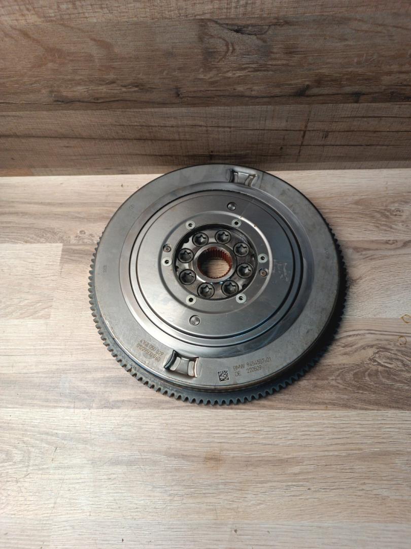 маховик BMW X5 G05 2022, 3.0 л., B58B30C, бензин, АКПП, c27(arktis-grau brillanteffekt), внедорожник 5 дв., полный привод, правый руль, 9454557 - фото №1