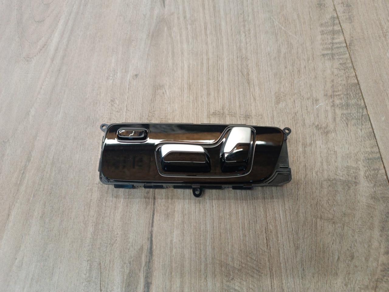 блок управления сиденьем BMW X7 G07 2019, 4.4 л., N63B44D, бензин, АКПП, 416, внедорожник 5 дв., полный привод, 9861513, 61319861513 - фото №1