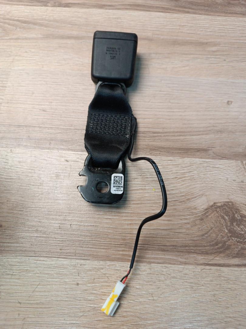 замок ремня безопасности BMW X7 G07 2019, 4.4 л., N63B44D, бензин, АКПП, 416, внедорожник 5 дв., полный привод, 72117435682, 7435682 - фото №1