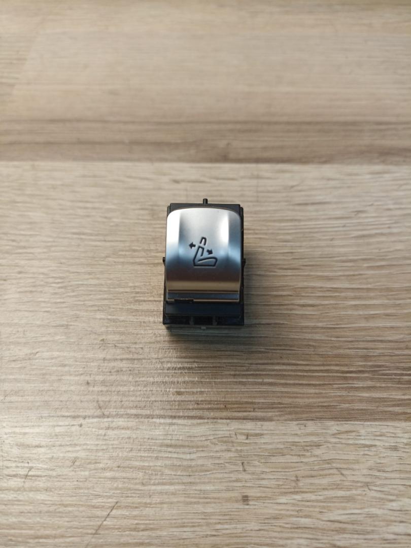 кнопка (выключатель) BMW X7 G07 2021, 3.0 л., B58B30C, бензин, АКПП, 475(black-sapphire metallic), внедорожник 5 дв., полный привод, 61319864949, 9864949 - фото №1