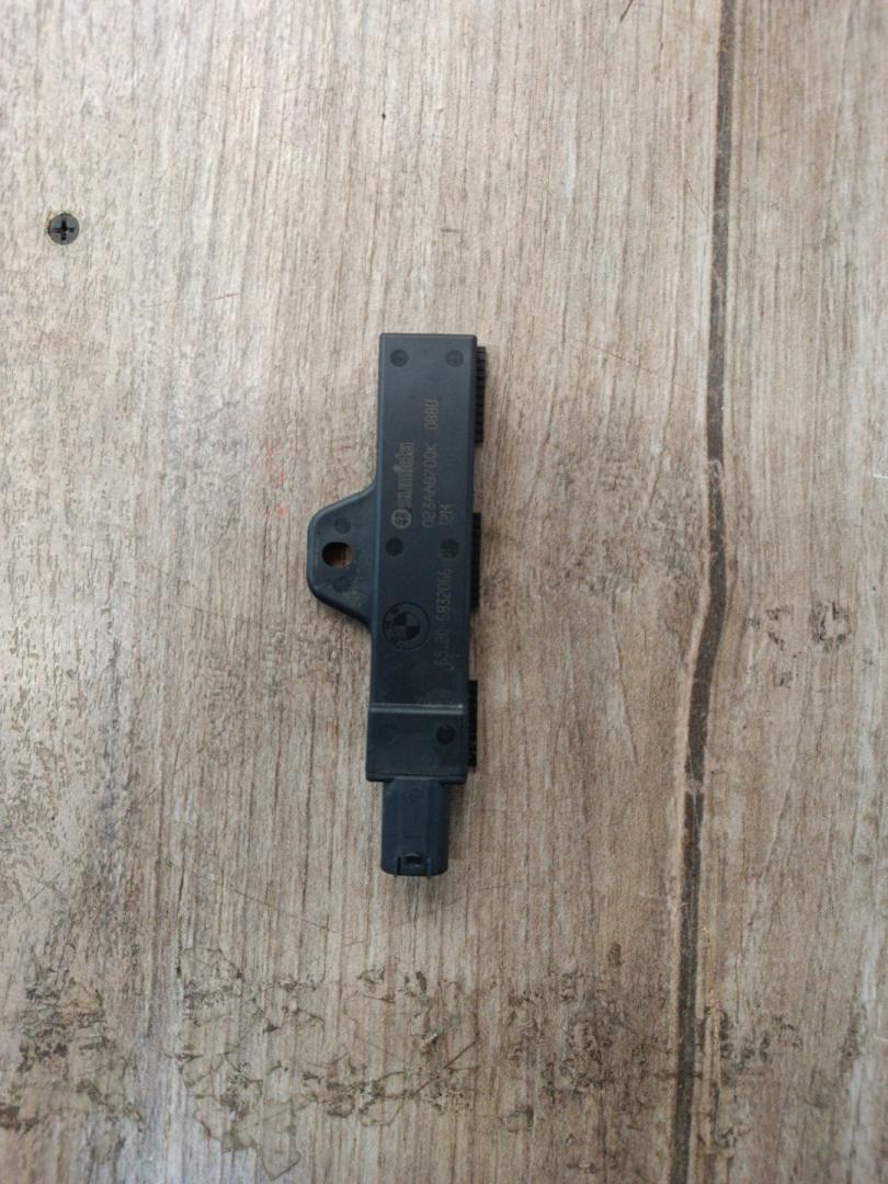 Антенна системы комфортного доступа BMW X5 G05 2022, 3.0 л., B58B30C, бензин, АКПП, c27, внедорожник 5 дв., полный привод, 65206832066, 6832066 - фото №1