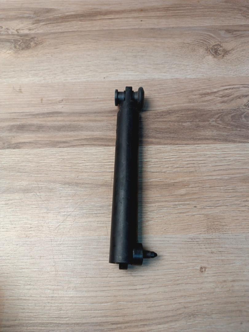 амортизатор крышки багажника (3-5 двери) BMW X5 G05 2022, 3.0 л., B58B30C, бензин, АКПП, c27, внедорожник 5 дв., полный привод, 7473097, 51247473097 - фото №1