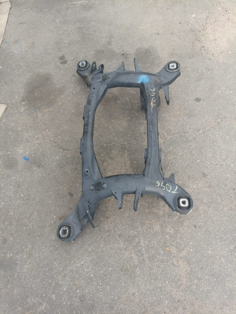 балка подвески задняя BMW X3 G01 2020, 3.0 л., B58B30B, бензин, c1m, внедорожник 5 дв., полный привод, 33306874404, 6874404 - фото №1