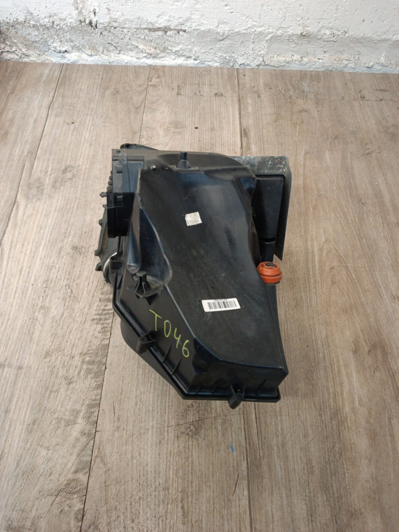 корпус воздушного фильтра BMW X3 G01 2020, 3.0 л., B58B30B, бензин, c1m, внедорожник 5 дв., полный привод, 13718635111, 8635111, 13718744709, 8744709 - фото №1