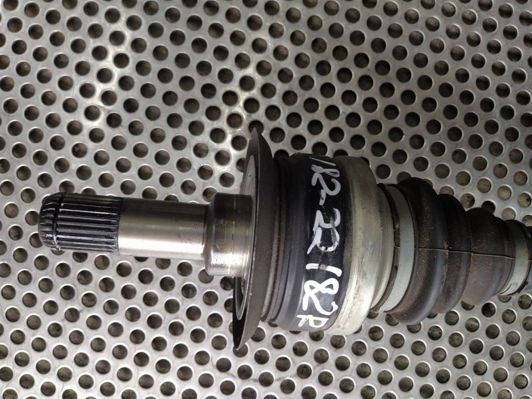 полуось задняя (приводной вал, ШРУС) BMW 5 серия F07/F10/F11 2010, 3.0 л., N55 B30 A, бензин, АКПП, space-grey metallic (a52), седан, задний привод, правый руль, 33208603098, 8603098, 33207581024, 7581024 - фото №1